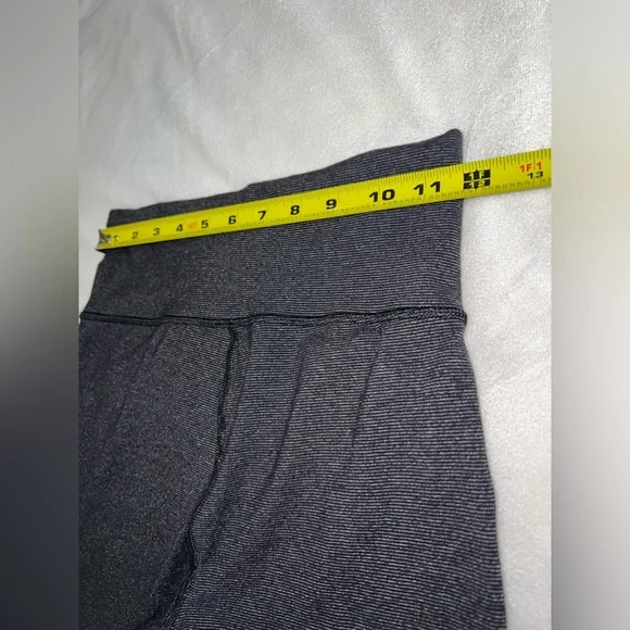 Lululemon Skinny Will Pants / Size 4 - Picture 12 of 12